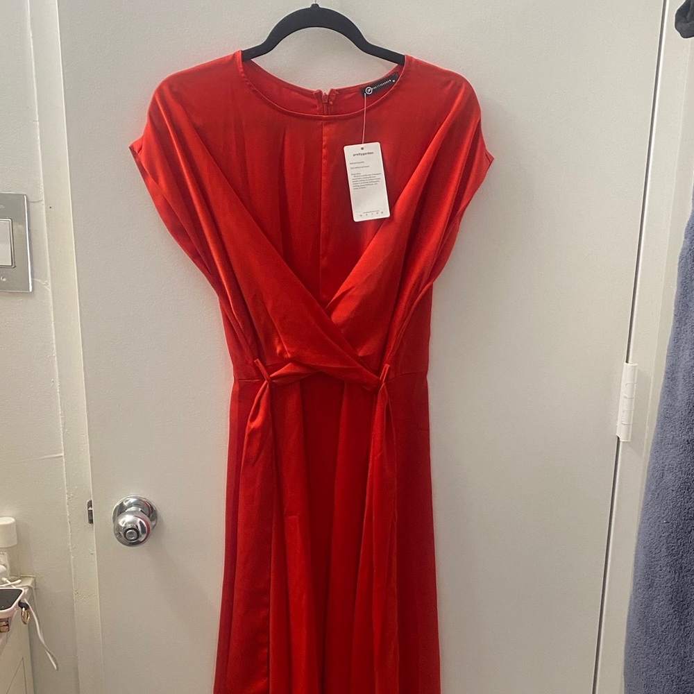 Chic Scarlet Maxi Dress